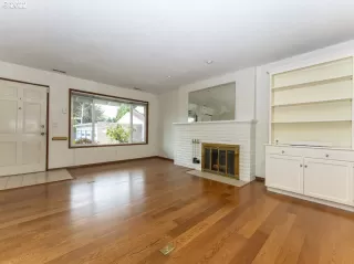 Photo #4: 22361676 Listing