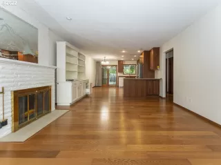 Photo #6: 22361676 Listing