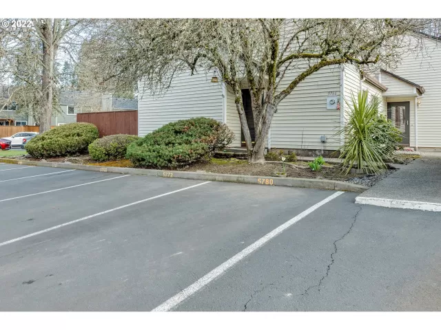 MLS: 22362708 Condo For Sale