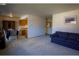 Photo #3: 22363119 Listing