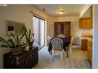 Photo #5: 22363119 Listing