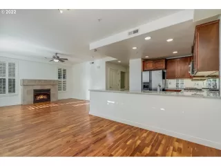 Photo #5: 22363954 Listing