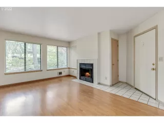 Photo #5: 22365035 Listing