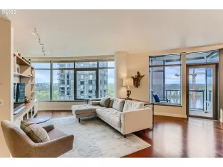 Photo #4: 22365101 Listing