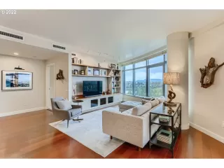 Photo #5: 22365101 Listing