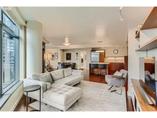 Photo #6: 22365101 Listing