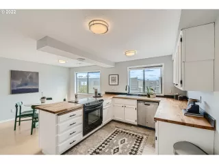 Photo #4: 22365669 Listing