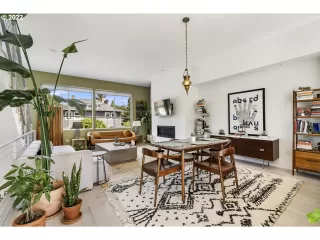 Photo #3: 22366457 Listing