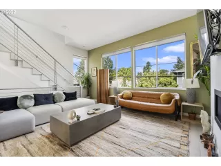 Photo #4: 22366457 Listing