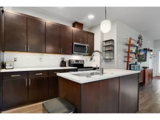 Photo #5: 22367665 Listing
