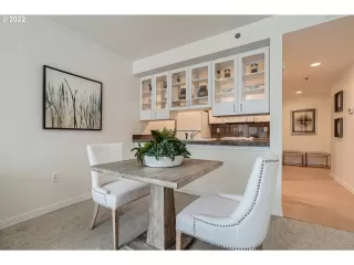 Photo #4: 22367709 Listing