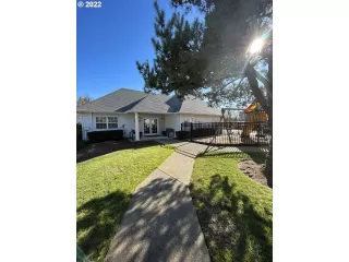 Photo #4: 22367753 Listing