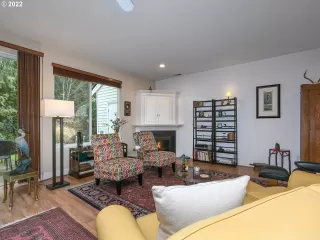 Photo #4: 22369105 Listing