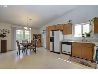 Photo #5: 22369610 Listing 