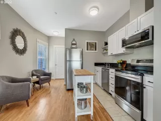 Photo #5: 22369679 Listing 