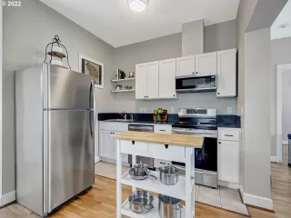 Photo #6: 22369679 Listing 