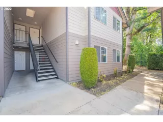 Photo #2: 22370059 Listing