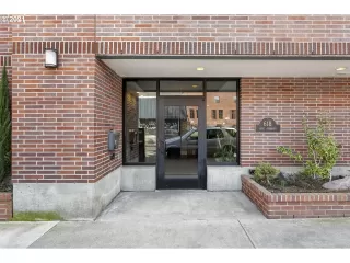 Photo #4: 22370781 Listing