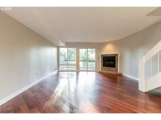 Photo #5: 22371561 Listing 