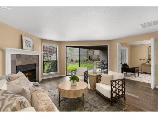 Photo #4: 22371973 Listing