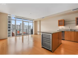 Photo #2: 22371990 Listing 