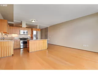 Photo #4: 22371990 Listing 