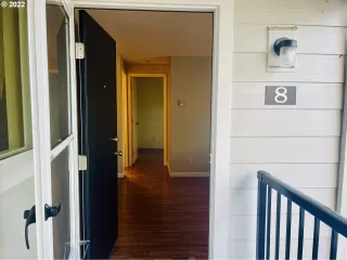 Photo #3: 22372138 Listing