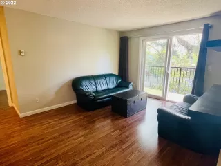 Photo #4: 22372138 Listing