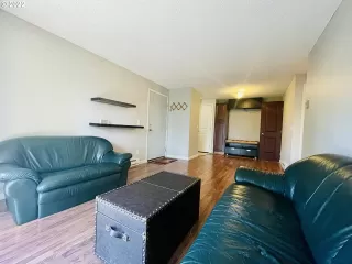 Photo #5: 22372138 Listing