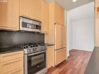 Photo #4: 22372476 Listing