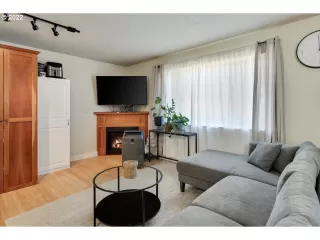 Photo #6: 22373937 Listing