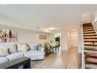 Photo #5: 22374526 Listing 