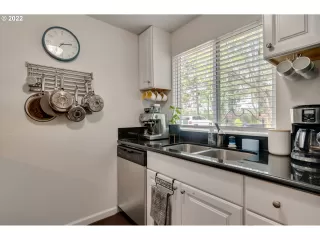 Photo #6: 22375326 Listing