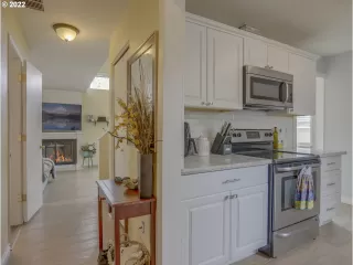 Photo #5: 22375961 Listing 