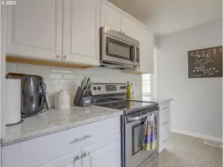 Photo #6: 22375961 Listing 