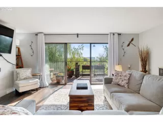 Photo #2: 22375998 Listing