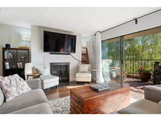 Photo #3: 22375998 Listing