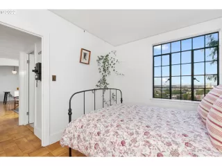 Photo #2: 22376327 Listing