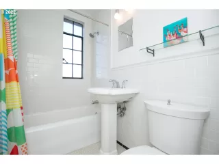 Photo #3: 22376327 Listing