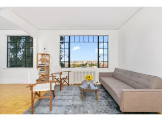 Photo #5: 22376327 Listing