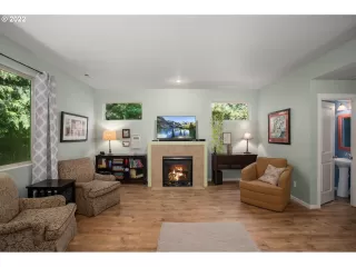 Photo #5: 22376329 Listing 