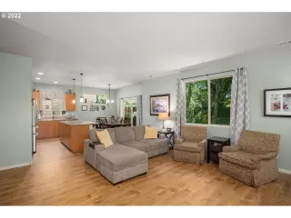 Photo #6: 22376329 Listing 