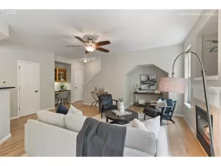 Photo #6: 22376418 Listing