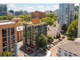 Photo #3: 22377056 Listing