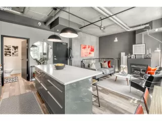 Photo #4: 22377056 Listing