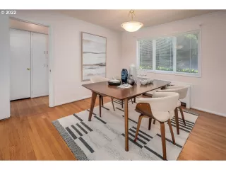 Photo #6: 22377079 Listing