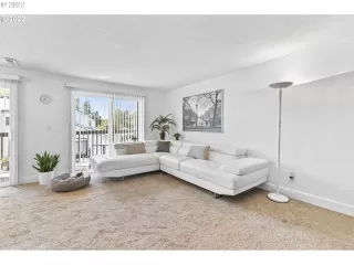 Photo #6: 22377276 Listing 