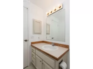 Photo #6: 22377842 Listing