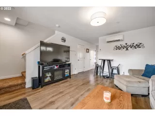 Photo #5: 22377850 Listing