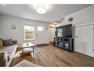 Photo #6: 22377850 Listing